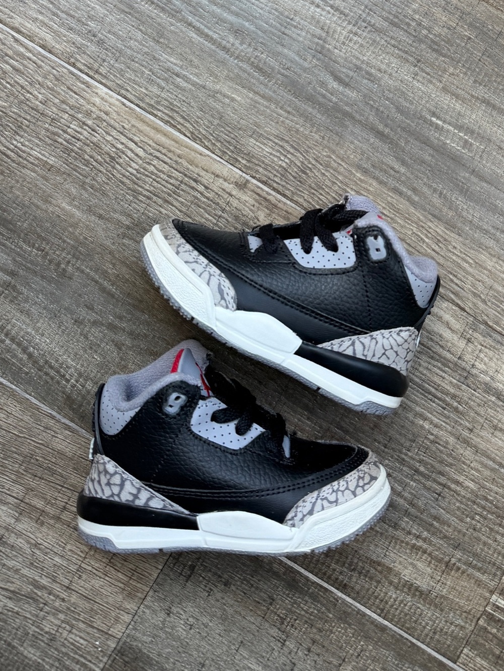 Jordan 3 retro black cement 5c